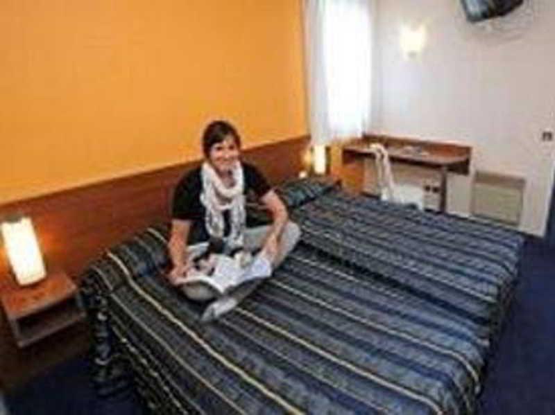 Ferienwohnung Mister Bed Saran Exterior foto